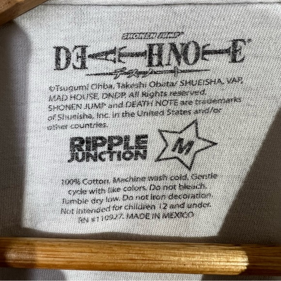 Death Note Women's Medium Anime Manga Graphic Tshirt Short Sleeve **FLAWED** - Picture 7 of 7